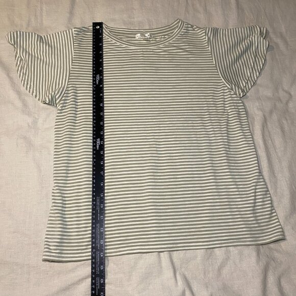 Nine Britton Rylan Double Flutter Cape Sleeve Womens M Tee Green Stripe Knit EUC - Picture 8 of 8